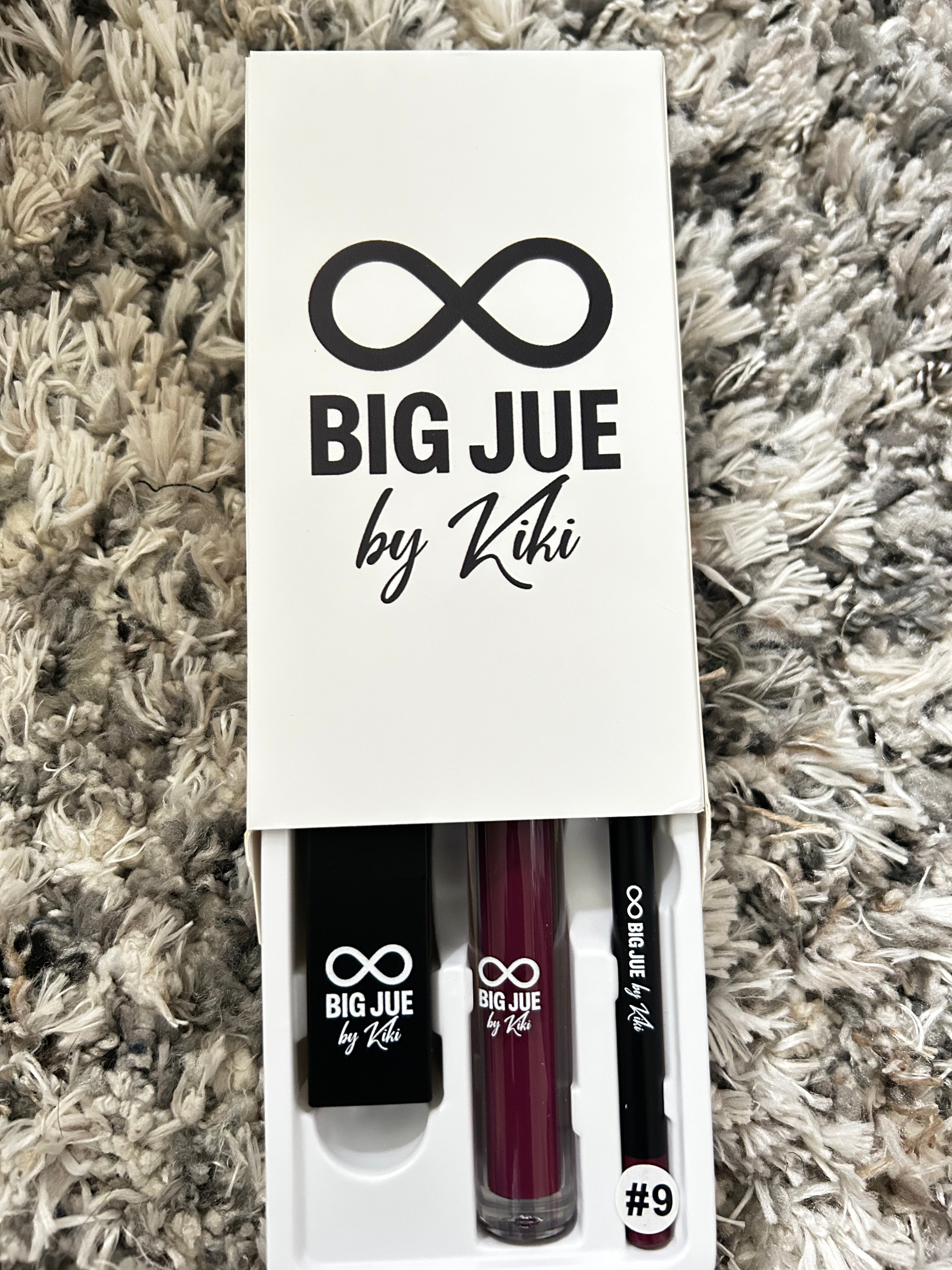 LUCKY'S PURPLE LIP COMBO #9